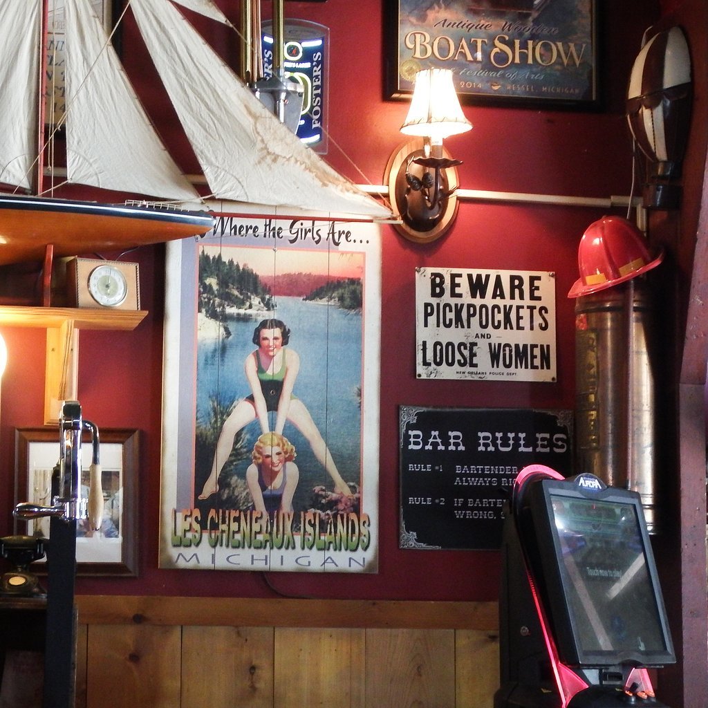 The Islander Bar