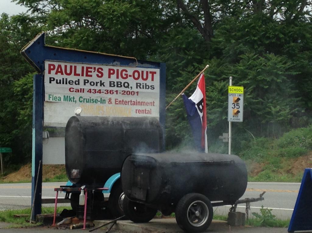 Paulie`s Pig Out