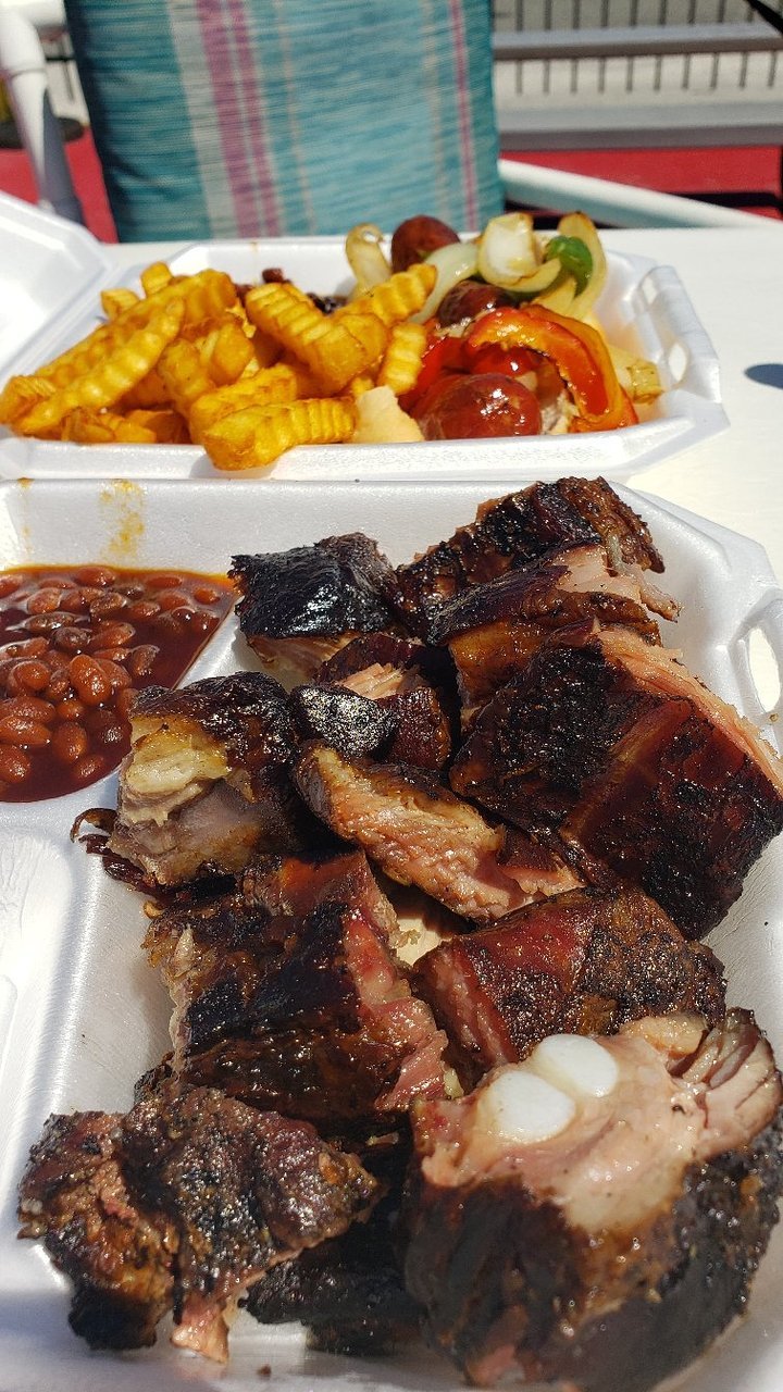 M&M Old Hickory Smokehouse BBQ