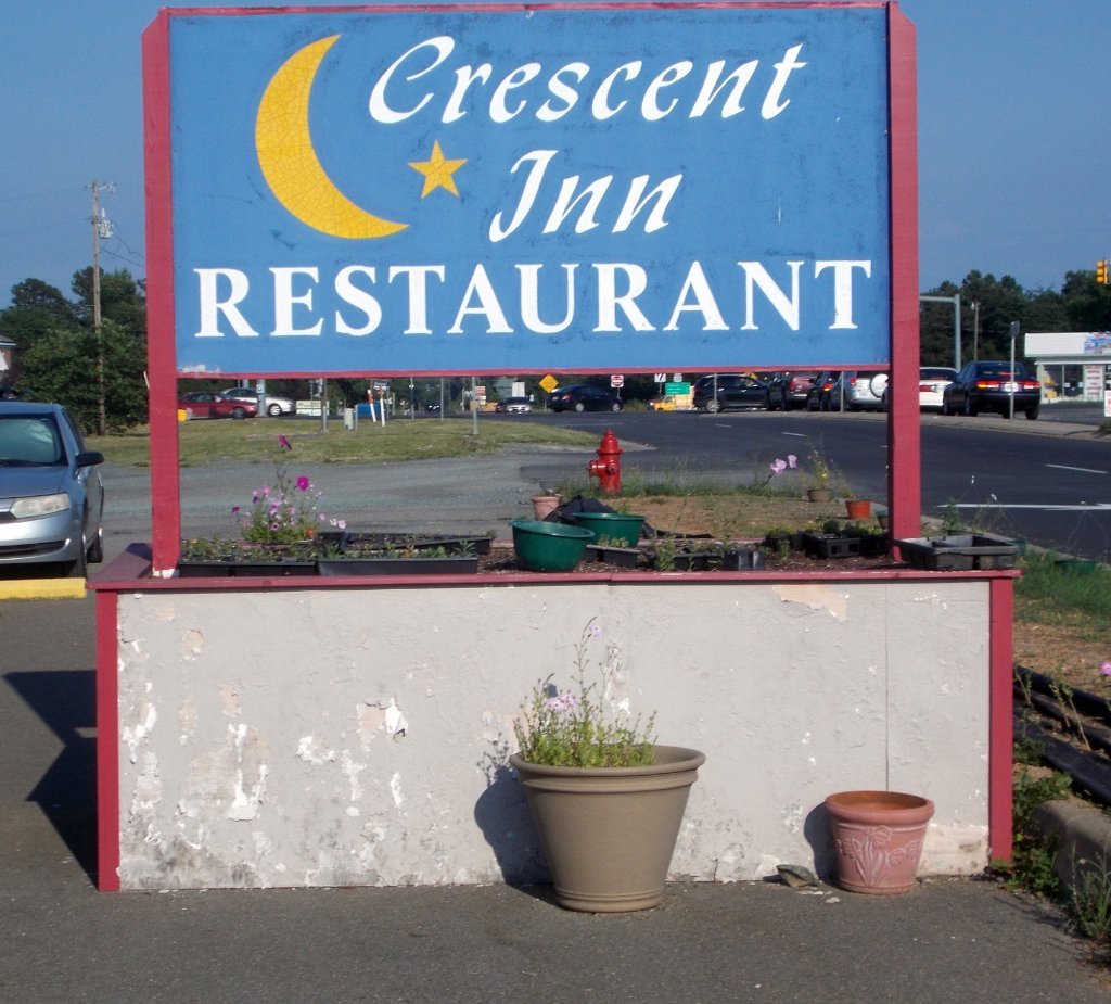 Crescent Inn