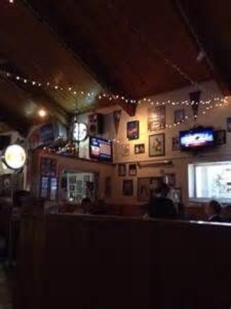 Musketeers Bar & Grille